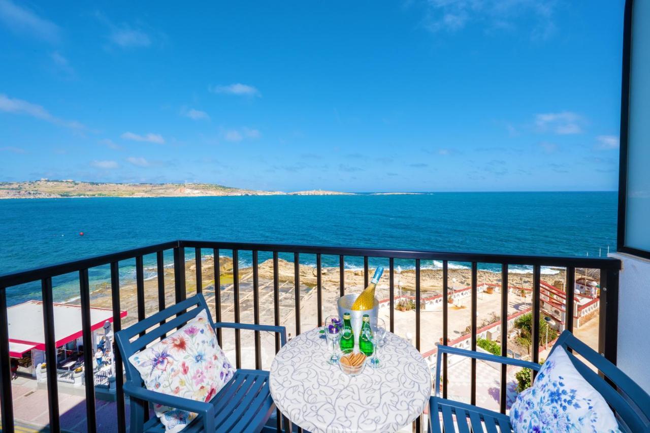 Islet Promenade Seafront Family Apartment With 2 Balconies By Getawaysmalta セント・ポールズ・ベイ エクステリア 写真