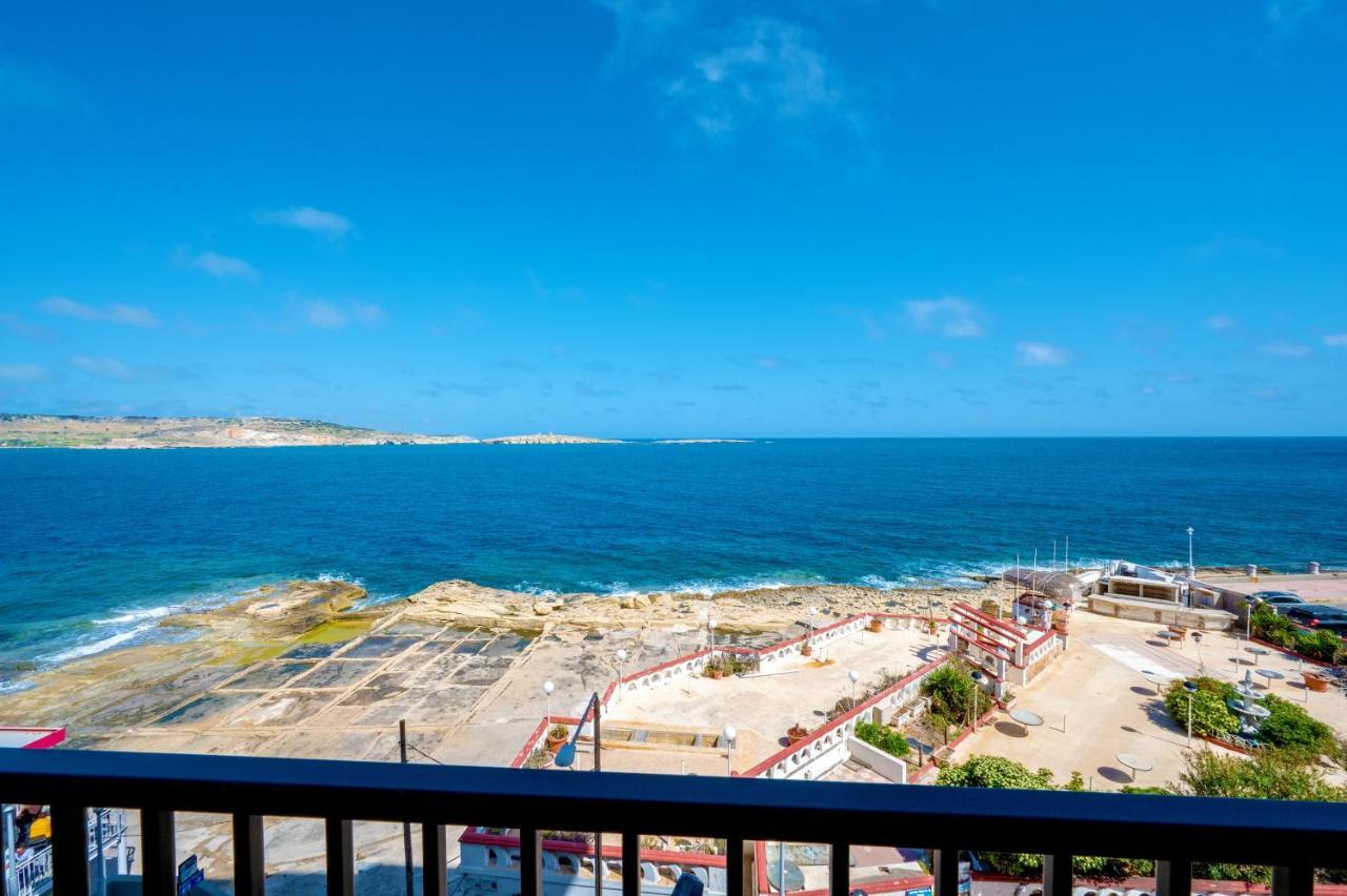 Islet Promenade Seafront Family Apartment With 2 Balconies By Getawaysmalta セント・ポールズ・ベイ エクステリア 写真
