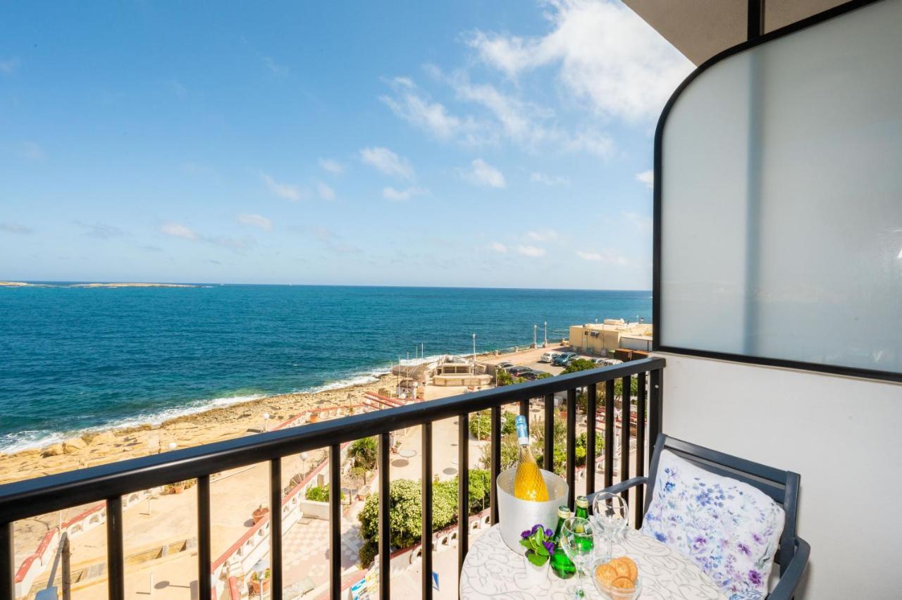 Islet Promenade Seafront Family Apartment With 2 Balconies By Getawaysmalta セント・ポールズ・ベイ エクステリア 写真