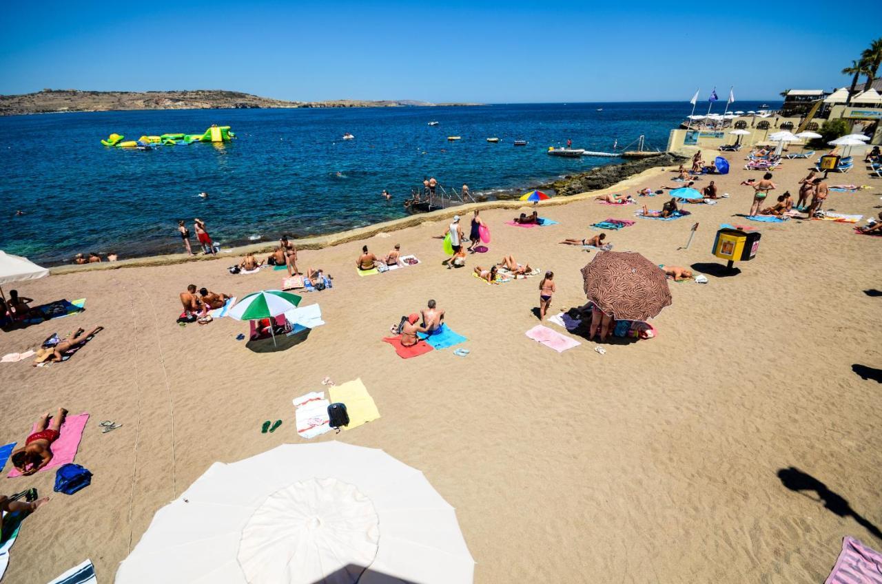 Islet Promenade Seafront Family Apartment With 2 Balconies By Getawaysmalta セント・ポールズ・ベイ エクステリア 写真