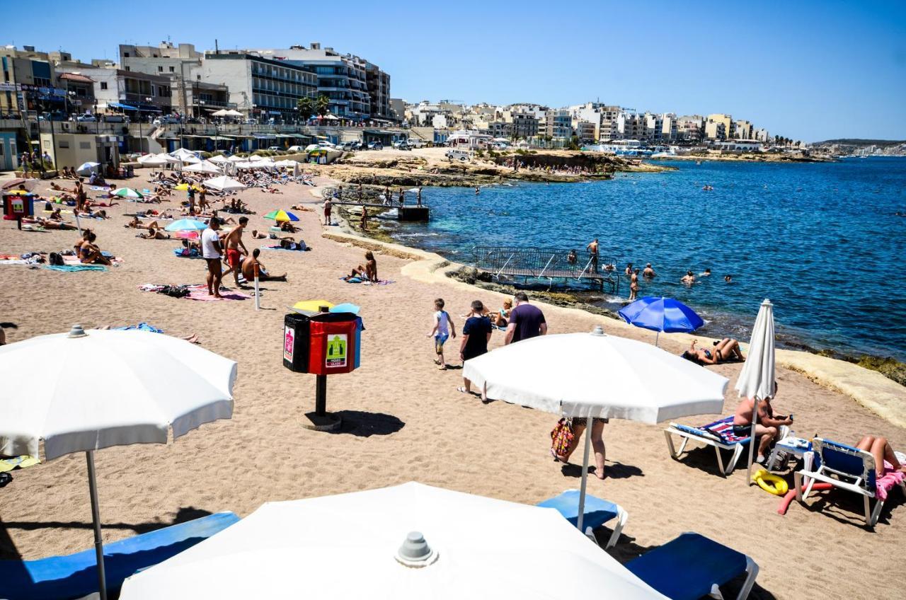 Islet Promenade Seafront Family Apartment With 2 Balconies By Getawaysmalta セント・ポールズ・ベイ エクステリア 写真