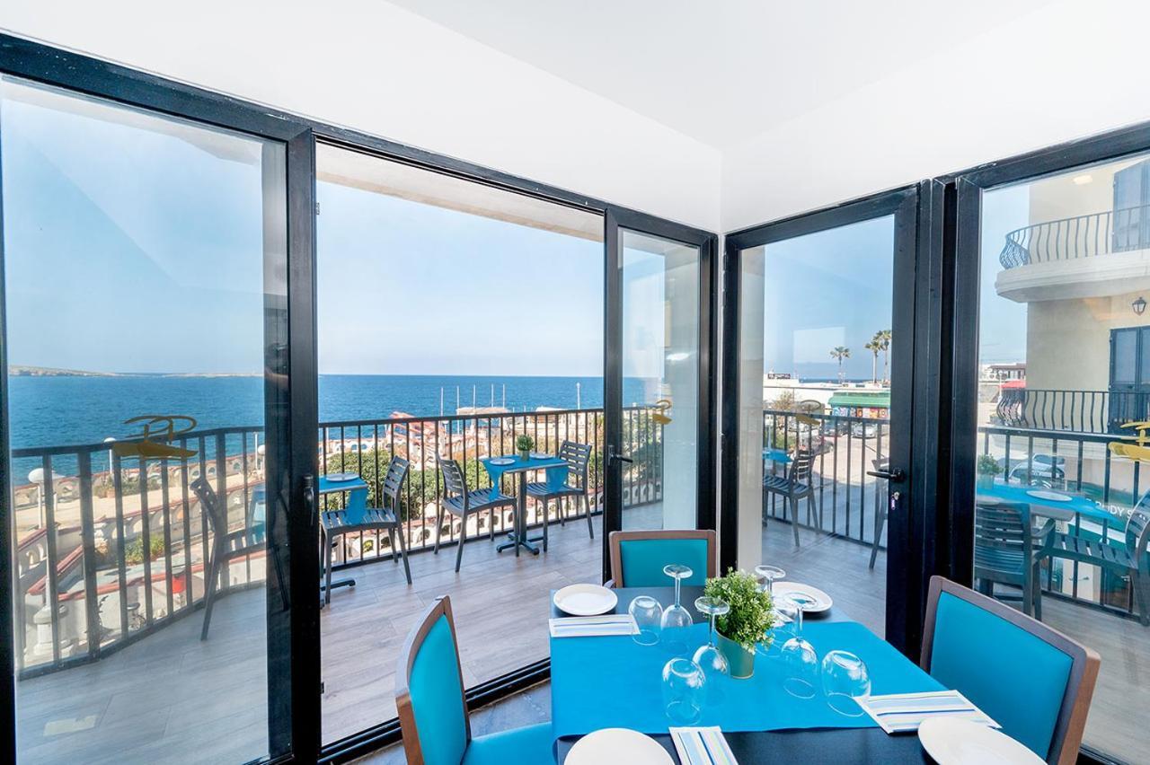 Islet Promenade Seafront Family Apartment With 2 Balconies By Getawaysmalta セント・ポールズ・ベイ エクステリア 写真