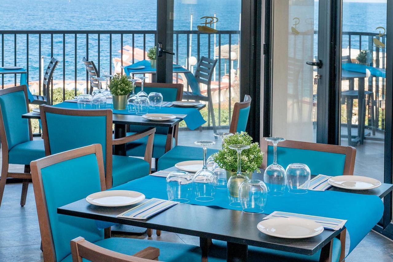 Islet Promenade Seafront Family Apartment With 2 Balconies By Getawaysmalta セント・ポールズ・ベイ エクステリア 写真