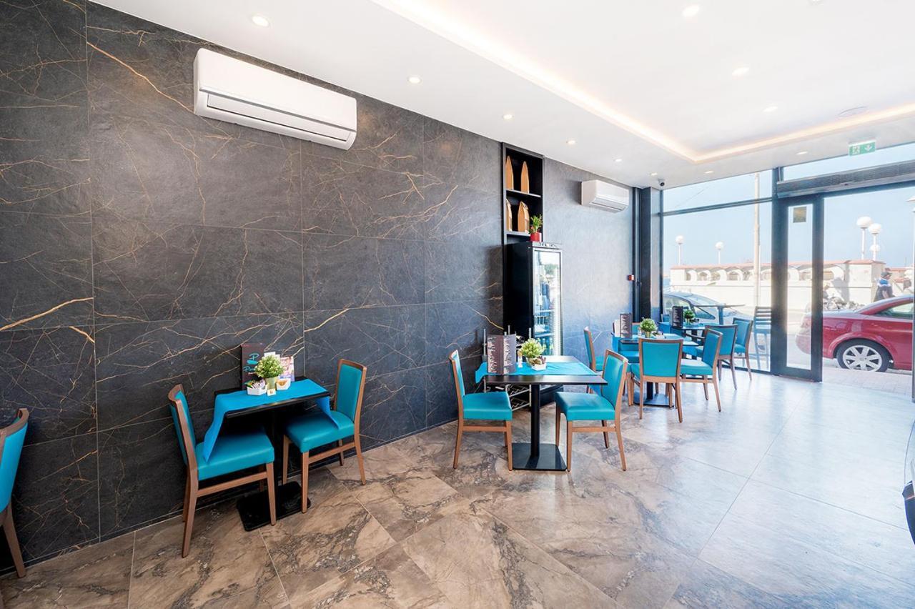 Islet Promenade Seafront Family Apartment With 2 Balconies By Getawaysmalta セント・ポールズ・ベイ エクステリア 写真